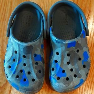 CAMO CROCS
